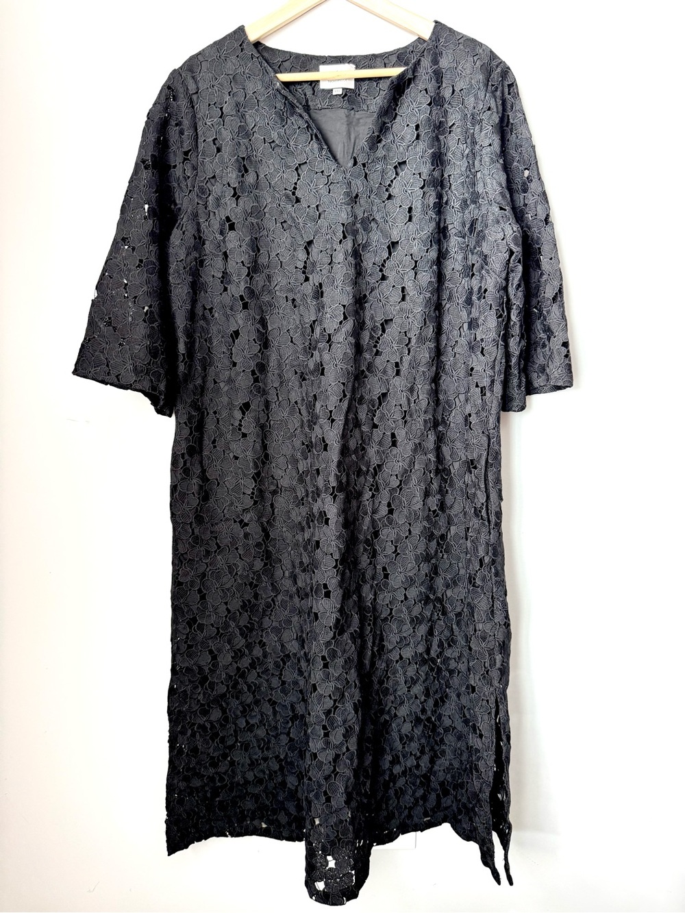 Tuckernuck Black Floral Lace Kaftan V-Neck Dress with Sleeves and Pockets XXL